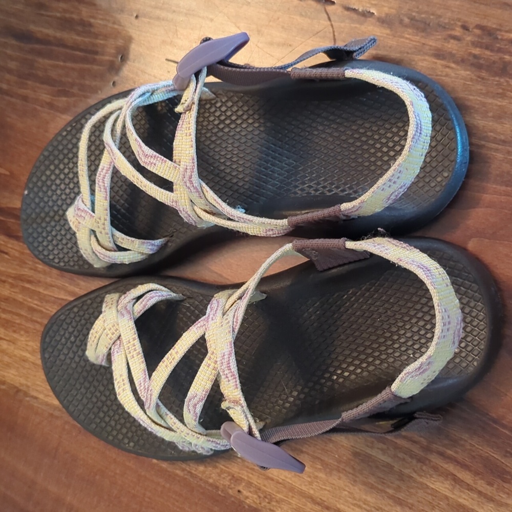 Classic Chaco z2 Women's Sandals size 7, dual adjustable strap - Picture 2 of 5